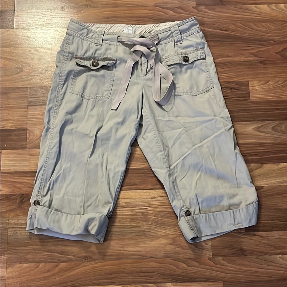 Cuffed casual capri pants
